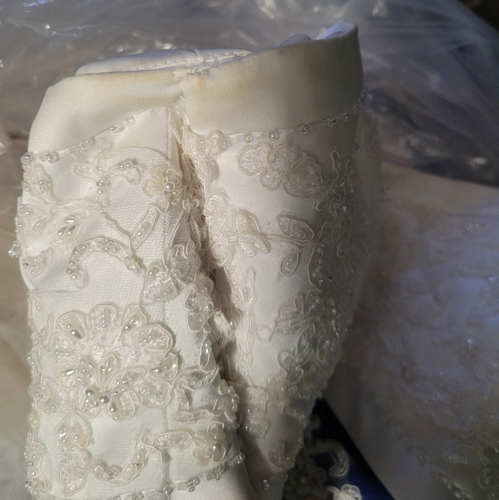 Alfred Angelo Strapless Satin Wedding Dress - Picture 16 of 16